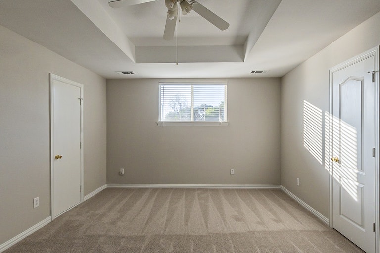Photo 17 of 28 - 409 Wolf Run Ct, Lavon, TX 75166
