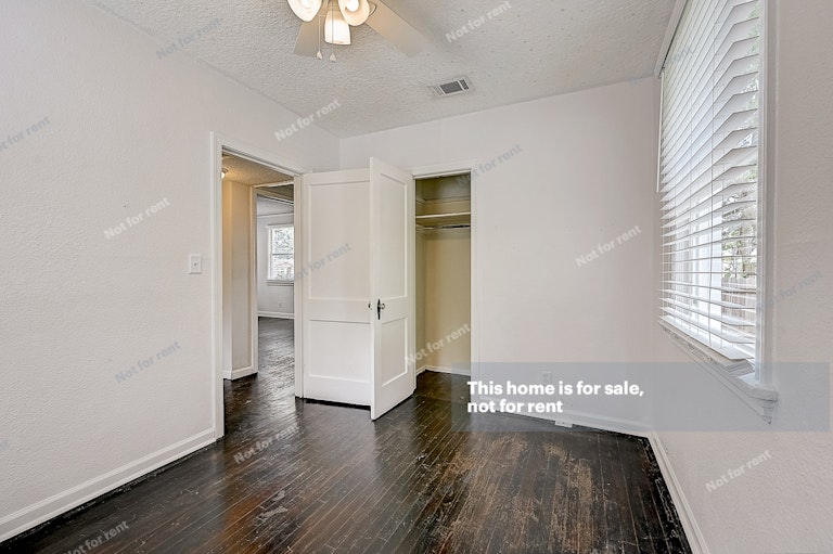 Photo 26 of 28 - 2408 Ridgewood Rd, Jacksonville, FL 32207