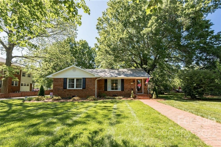 Photo 1 of 22 - 419 Davie Ave, Statesville, NC 28677