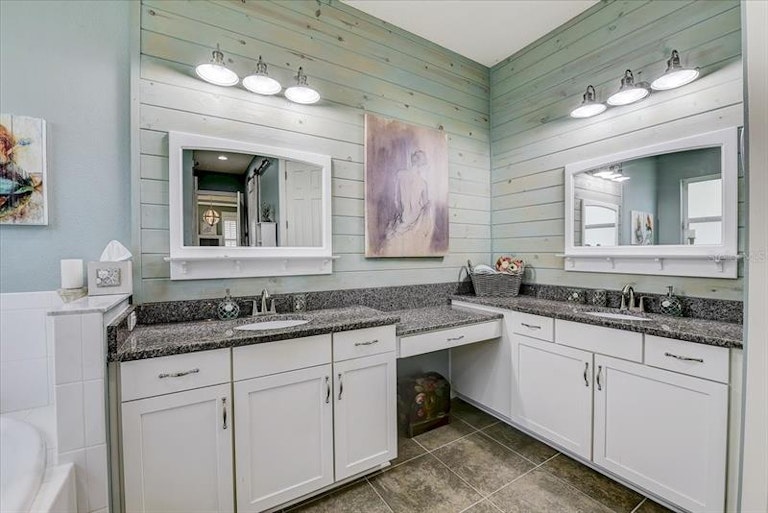 Photo 19 of 64 - 511 Winterside Dr, Apollo Beach, FL 33572