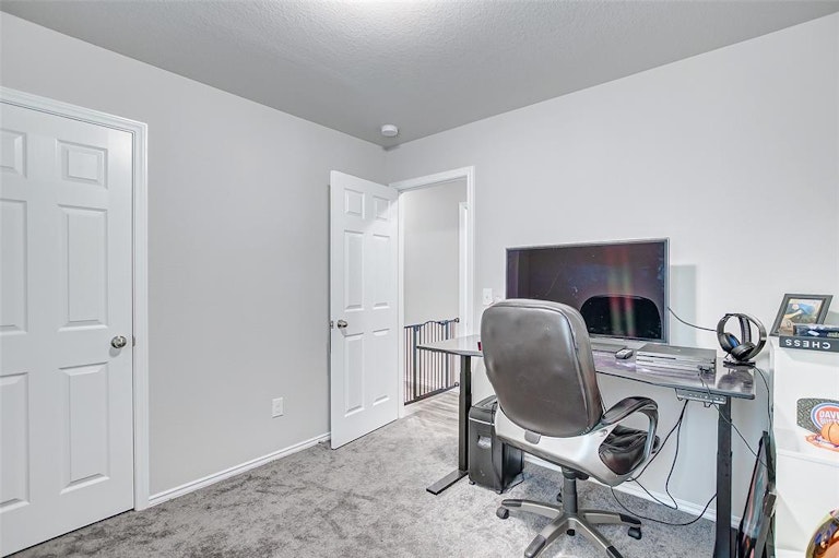 Photo 12 of 42 - 23330 Dovetail Colony Ct, Katy, TX 77493