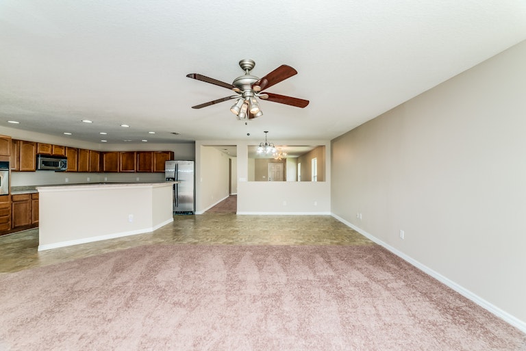 Photo 4 of 20 - 14746 Royal Poinciana Dr, Orlando, NC 32828