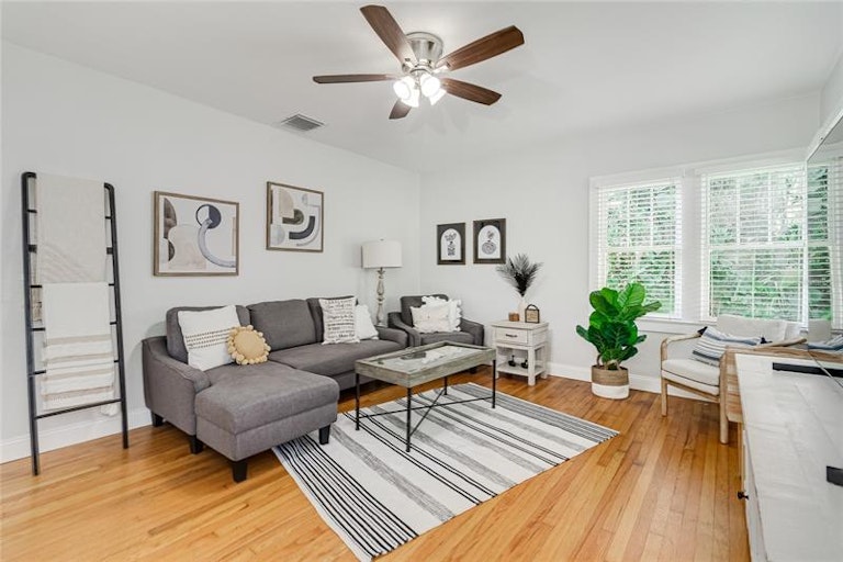 Photo 13 of 43 - 725 S Rushing Ave, Lakeland, FL 33801