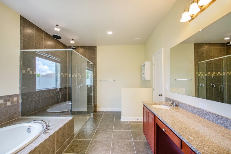 Photo 4 of 19 - 100 Blanco Dr, Deland, FL 32724