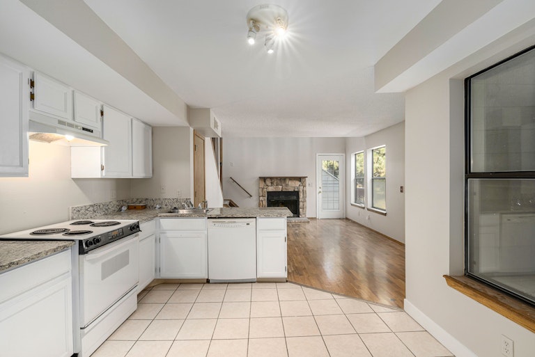 Photo 3 of 13 - 919 S Dawson Way #11, Aurora, CO 80012