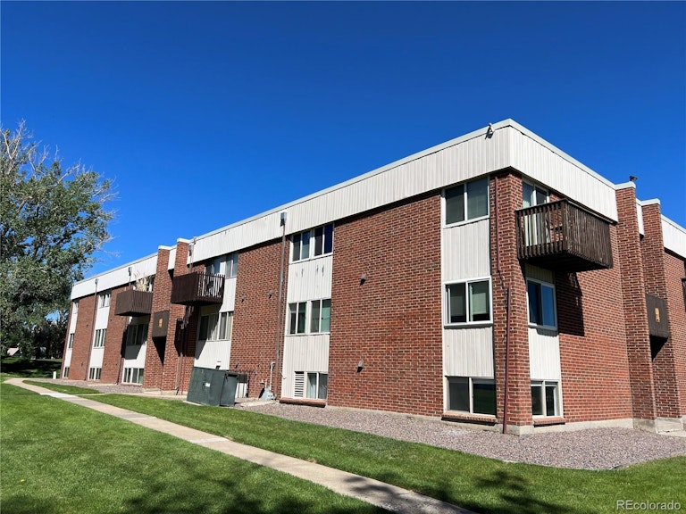 Photo 8 of 10 - 3623 S Sheridan Blvd #20, Denver, CO 80235
