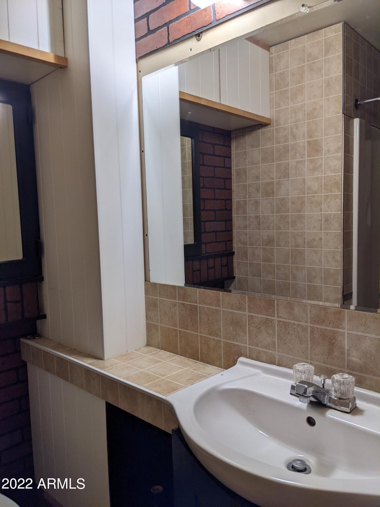 Photo 14 of 33 - 445 N Temple St, Mesa, AZ 85203