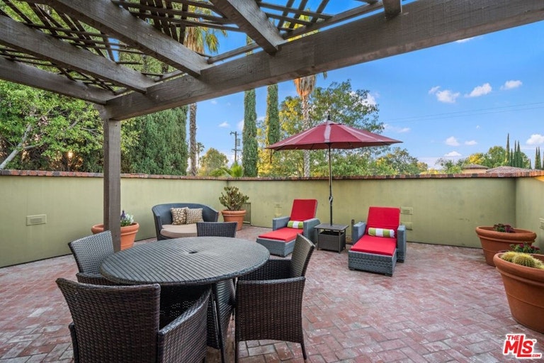 Photo 36 of 48 - 5111 Aldea Ave, Encino, CA 91316