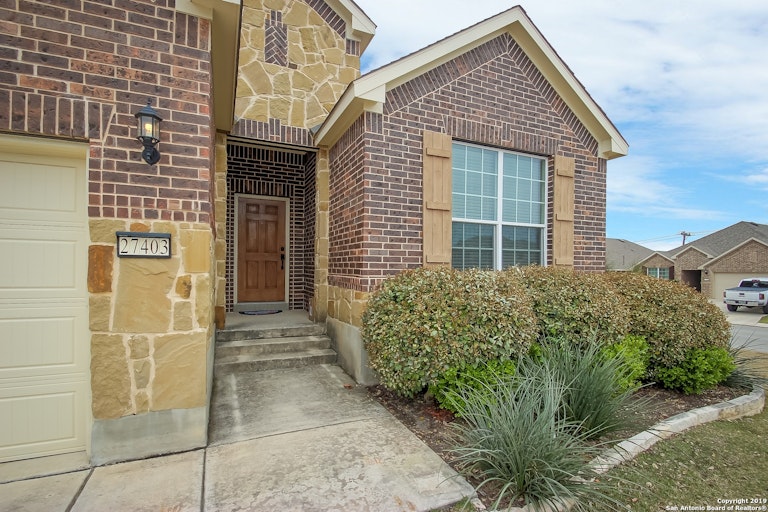 Photo 3 of 25 - 27403 Valle Blf, Boerne, TX 78015