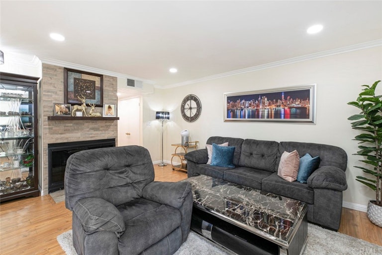 Photo 28 of 48 - 1339 N Columbus Ave, Glendale, CA 91202