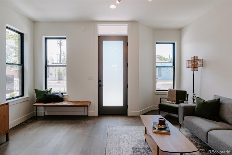 Photo 4 of 22 - 879 30th St, Denver, CO 80205