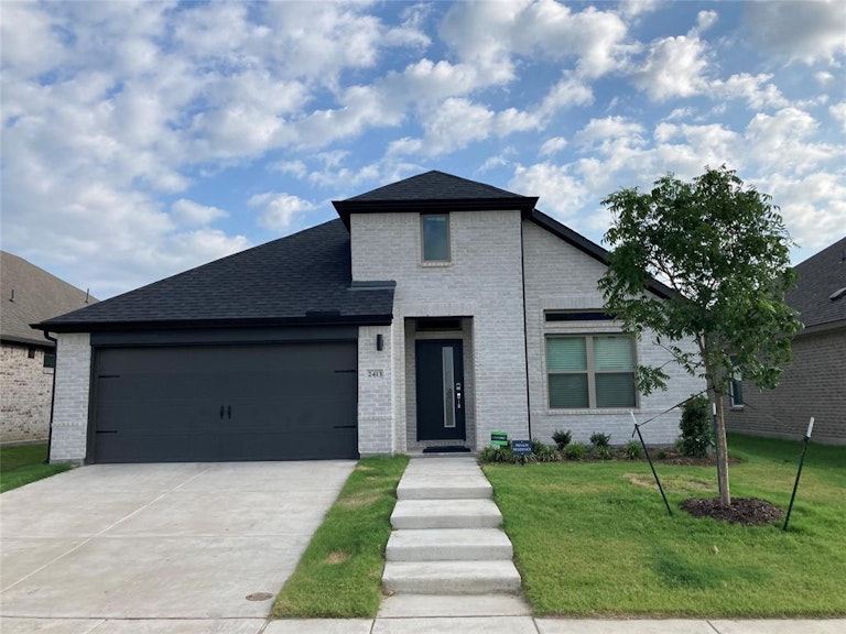 Photo 1 of 40 - 2413 Spring Side Dr, Royse City, TX 75189