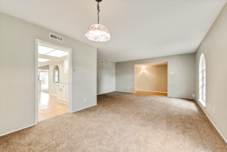 Photo 2 of 28 - 5007 Latham Dr, Plano, TX 75023