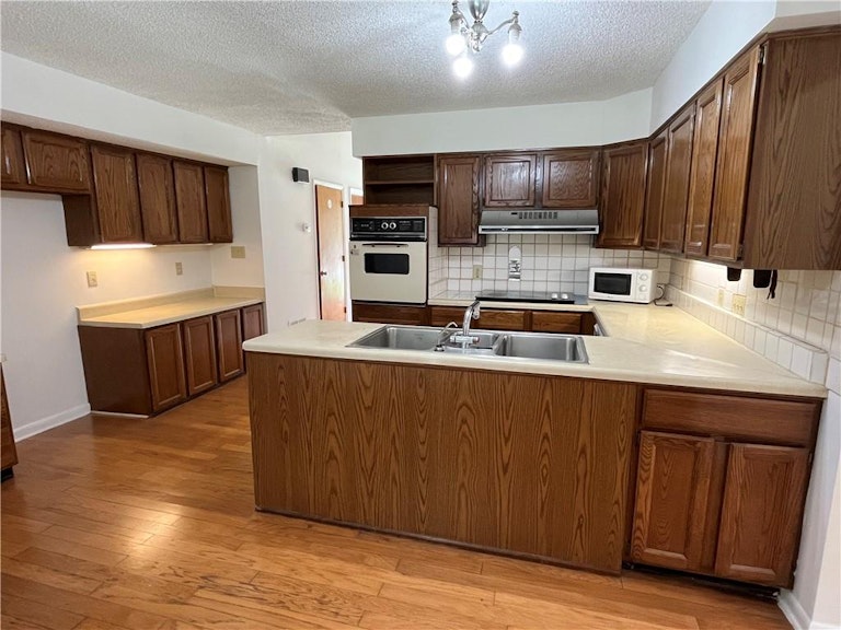 Photo 8 of 23 - 4491 Cedar Park Dr, Stone Mountain, GA 30083
