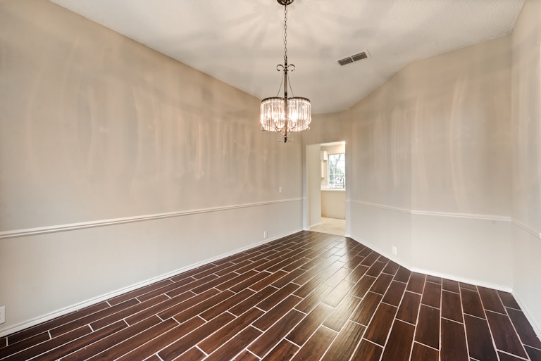 Photo 16 of 28 - 1921 Companion Way, Arlington, TX 76006