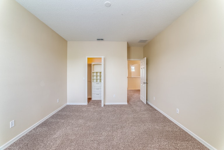 Photo 13 of 23 - 5338 Tattinger Ln, Oviedo, FL 32765
