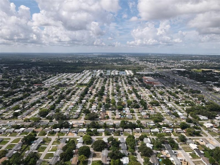 Photo 8 of 19 - 3745 Brock St, New Port Richey, FL 34652