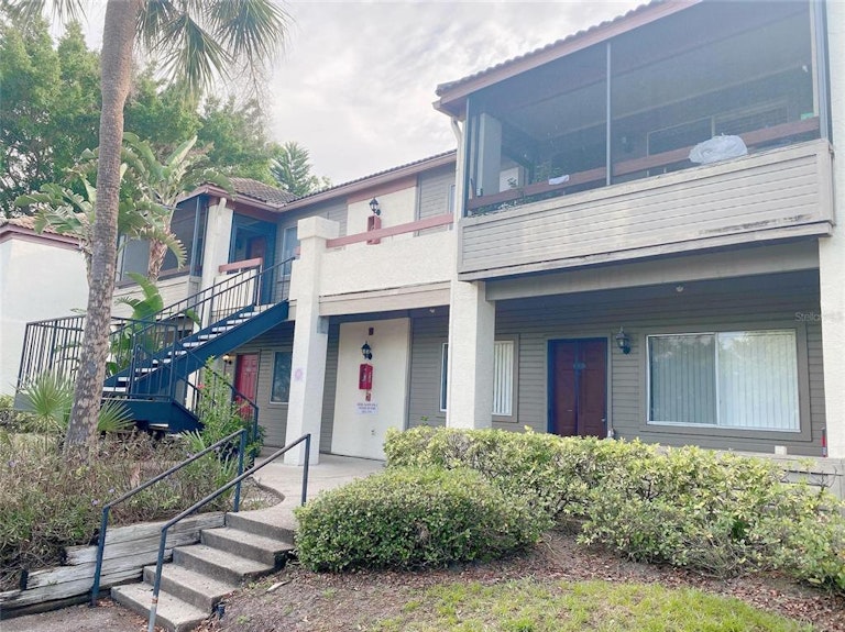 Photo 3 of 28 - 10263 Gandy Blvd N #2001, Saint Petersburg, FL 33702