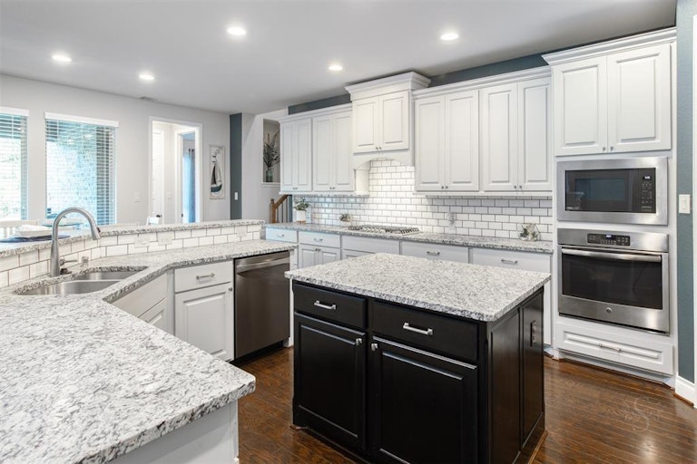 Photo 16 of 38 - 16818 Caney Mountain Dr, Humble, TX 77346