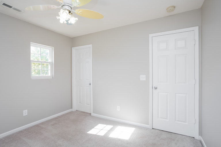 Photo 15 of 25 - 113 Trayesan Dr, Holly Springs, NC 27540