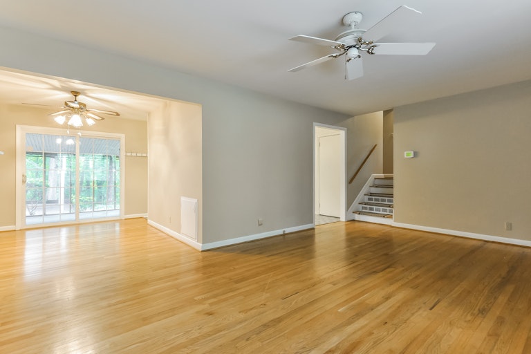 Photo 10 of 25 - 3309 Julian Dr, Raleigh, NC 27604