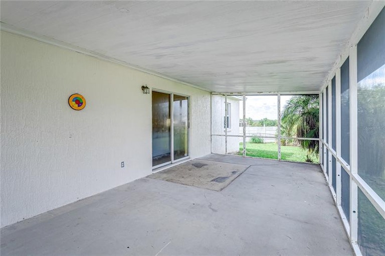 Photo 22 of 25 - 709 Hunt Dr, Lake Wales, FL 33853