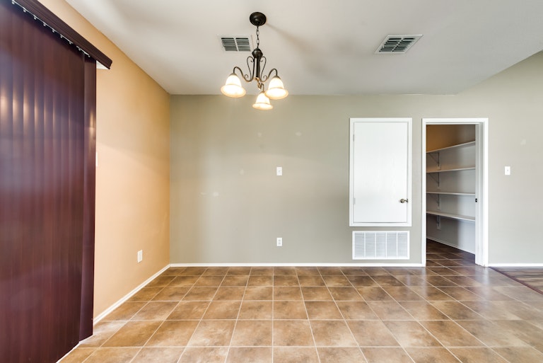 Photo 12 of 27 - 705 Baldwin Rd, Wylie, TX 75098