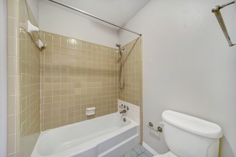 Photo 27 of 29 - 7344 Laurie Dr, Fort Worth, TX 76112