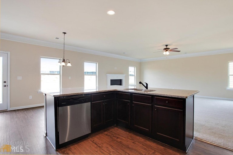 Photo 11 of 25 - 200 Villa Grande Dr #25, Locust Grove, GA 30248