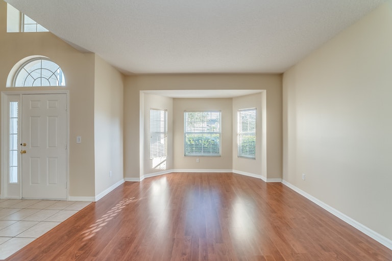 Photo 10 of 28 - 14250 Nottingham Way Cir, Orlando, FL 32828