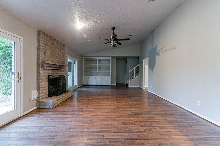 Photo 5 of 29 - 3510 Point Clear Dr, Missouri City, TX 77459