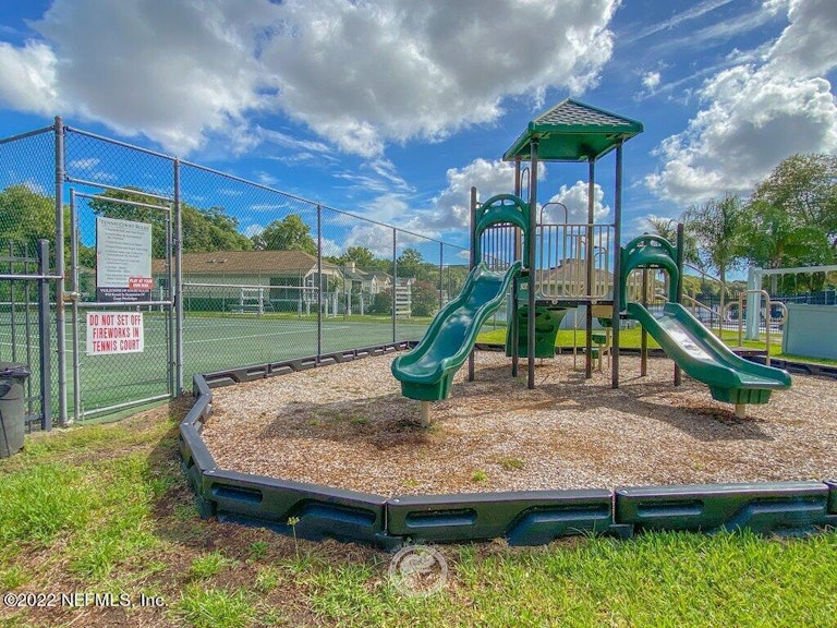 Photo 35 of 42 - 11981 Harbour Cove Dr S, Jacksonville, FL 32225
