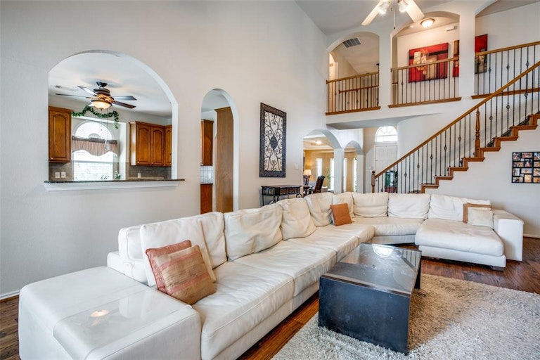 Photo 10 of 38 - 5803 Lone Rock Rd, Frisco, TX 75036