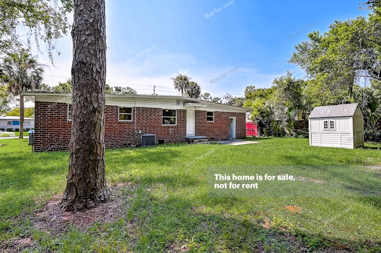 Photo 7 of 27 - 3503 Rogero Rd, Jacksonville, FL 32277