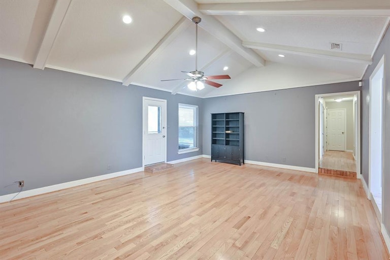 Photo 9 of 40 - 2309 Perryland Dr, Arlington, TX 76013