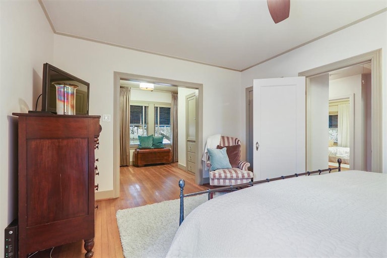 Photo 21 of 49 - 2203 University Blvd, Houston, TX 77030