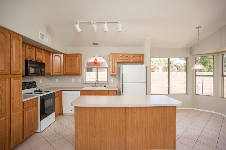 Photo 7 of 20 - 12727 W Cambridge Ave, Avondale, AZ 85392