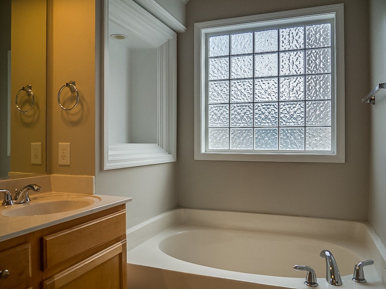 Photo 16 of 27 - 8004 Willowglen Dr, Raleigh, NC 27616