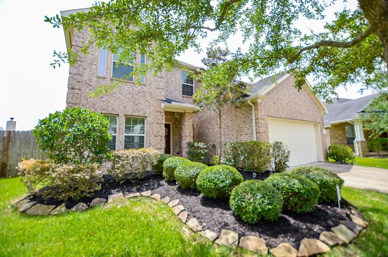 Photo 28 of 32 - 19202 Opul Trails Ct, Richmond, TX 77407