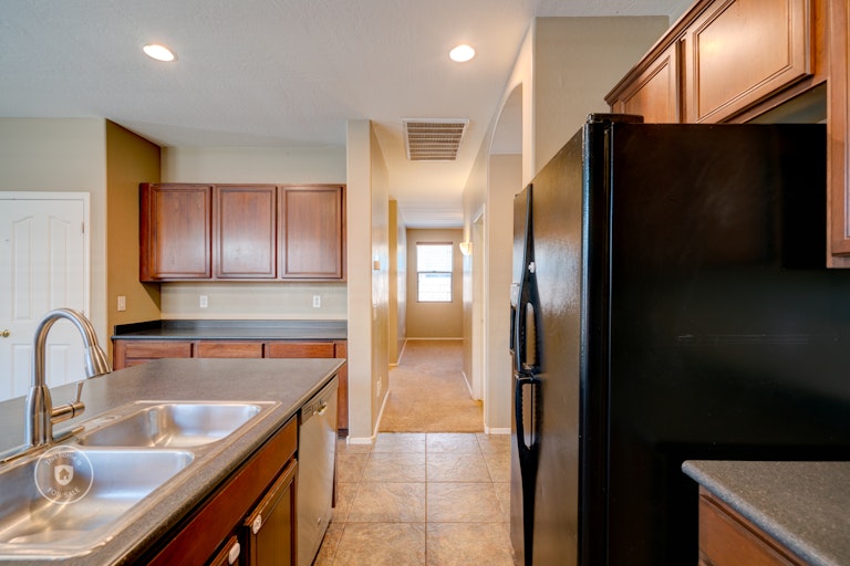 Photo 10 of 27 - 17711 W Tasha Dr, Surprise, AZ 85388