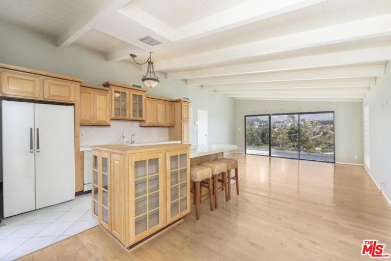 Photo 1 of 20 - 2514 Vasanta Way, Los Angeles, CA 90068