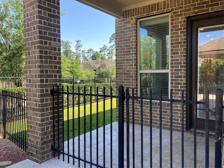 Photo 7 of 43 - 91 Hearthshire Cir, Magnolia, TX 77354