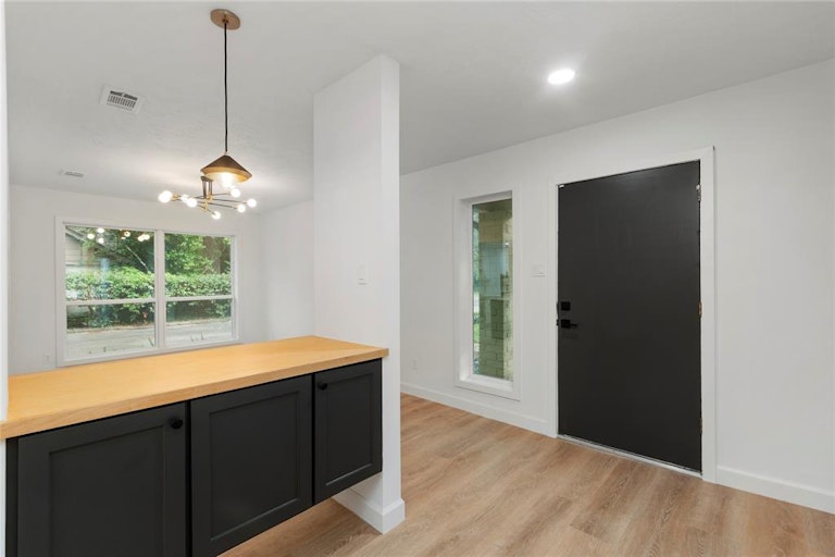 Photo 23 of 48 - 1924 Foxtail Pl, Spring, TX 77380