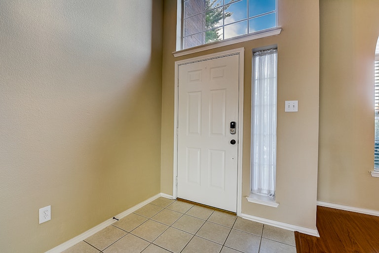 Photo 35 of 37 - 4009 Pear Ridge Dr, The Colony, TX 75056