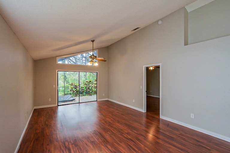 Photo 14 of 29 - 3009 Weymouth Ct, Apopka, FL 32703