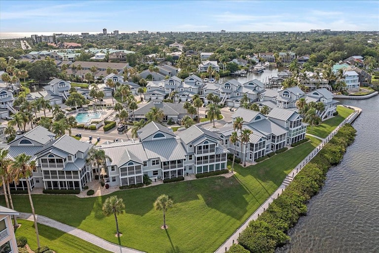 Photo 31 of 44 - 1360 Siesta Bayside Dr #1360-D, Sarasota, FL 34242