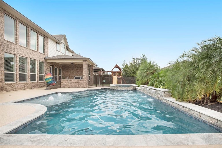 Photo 40 of 47 - 10610 Grace Hollow Dr, Cypress, TX 77433