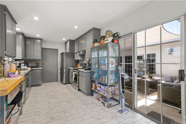 Photo 12 of 36 - 5546 Carfax Ave, Lakewood, CA 90713