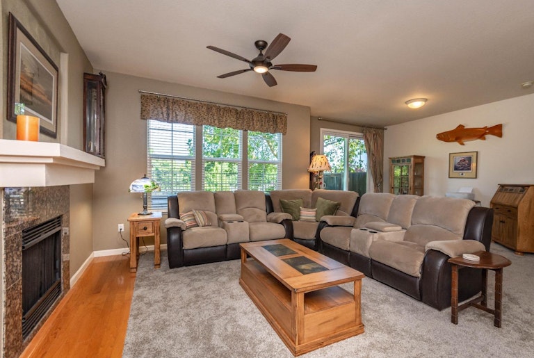 Photo 6 of 42 - 955 Marvin Gardens Way #28, Rocklin, CA 95765