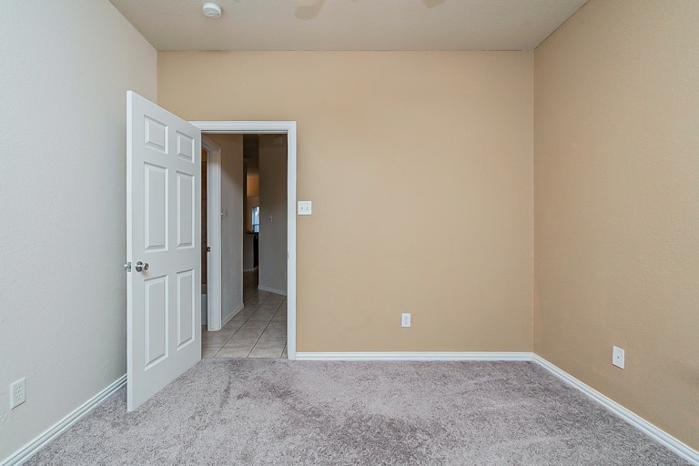 Photo 18 of 25 - 5557 Greenview Ct, North Richland Hills, TX 76148